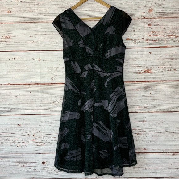 Reiss Loretta Chiffon Flutter Sleeve Dress Green and Black Sz 6 - Picture 9 of 14